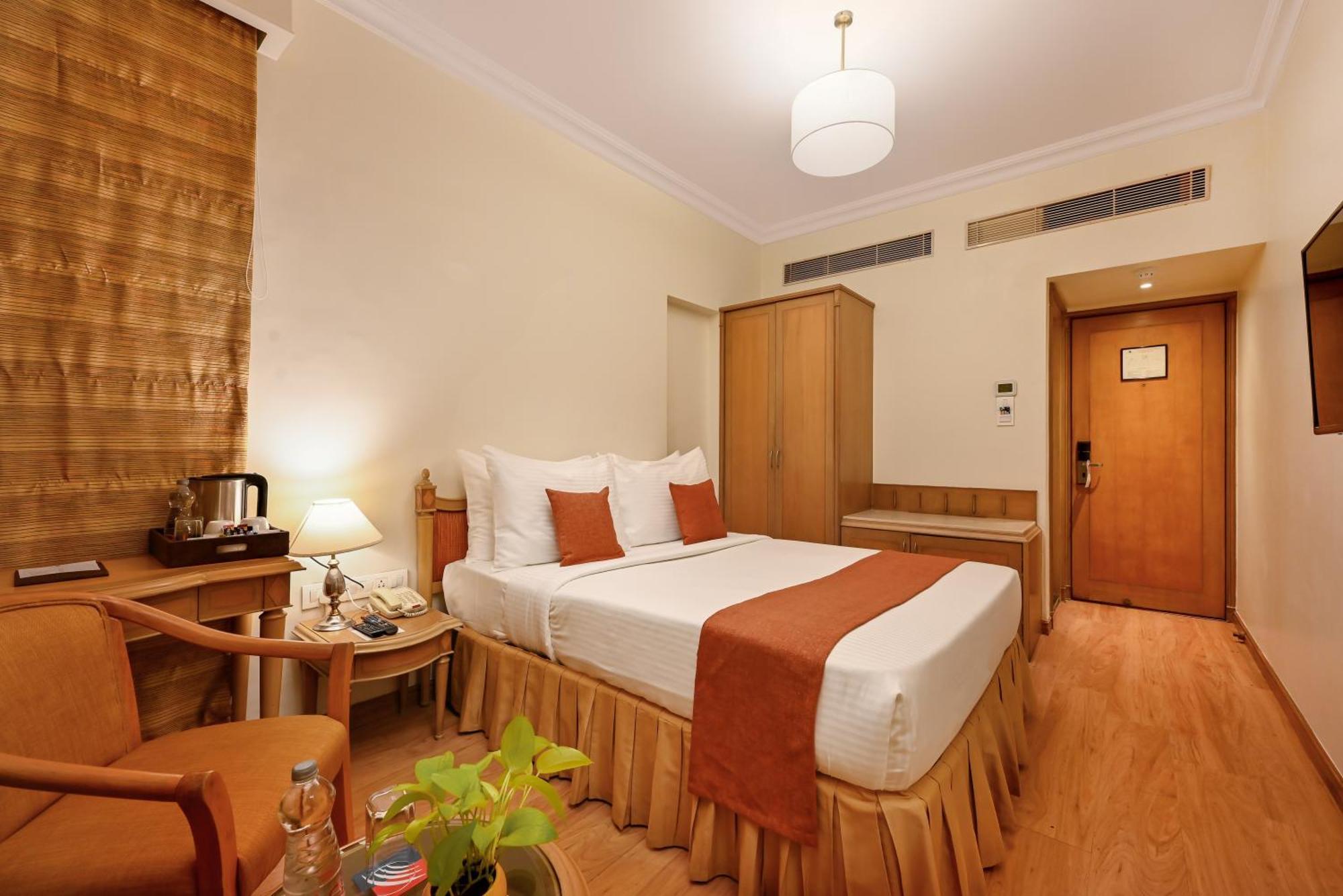 होटल Fariyas , Colaba 4*