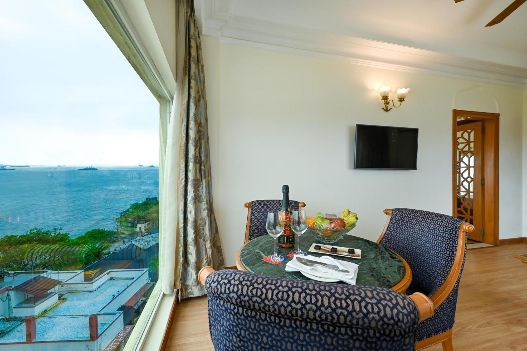होटल Fariyas , Colaba 4*
